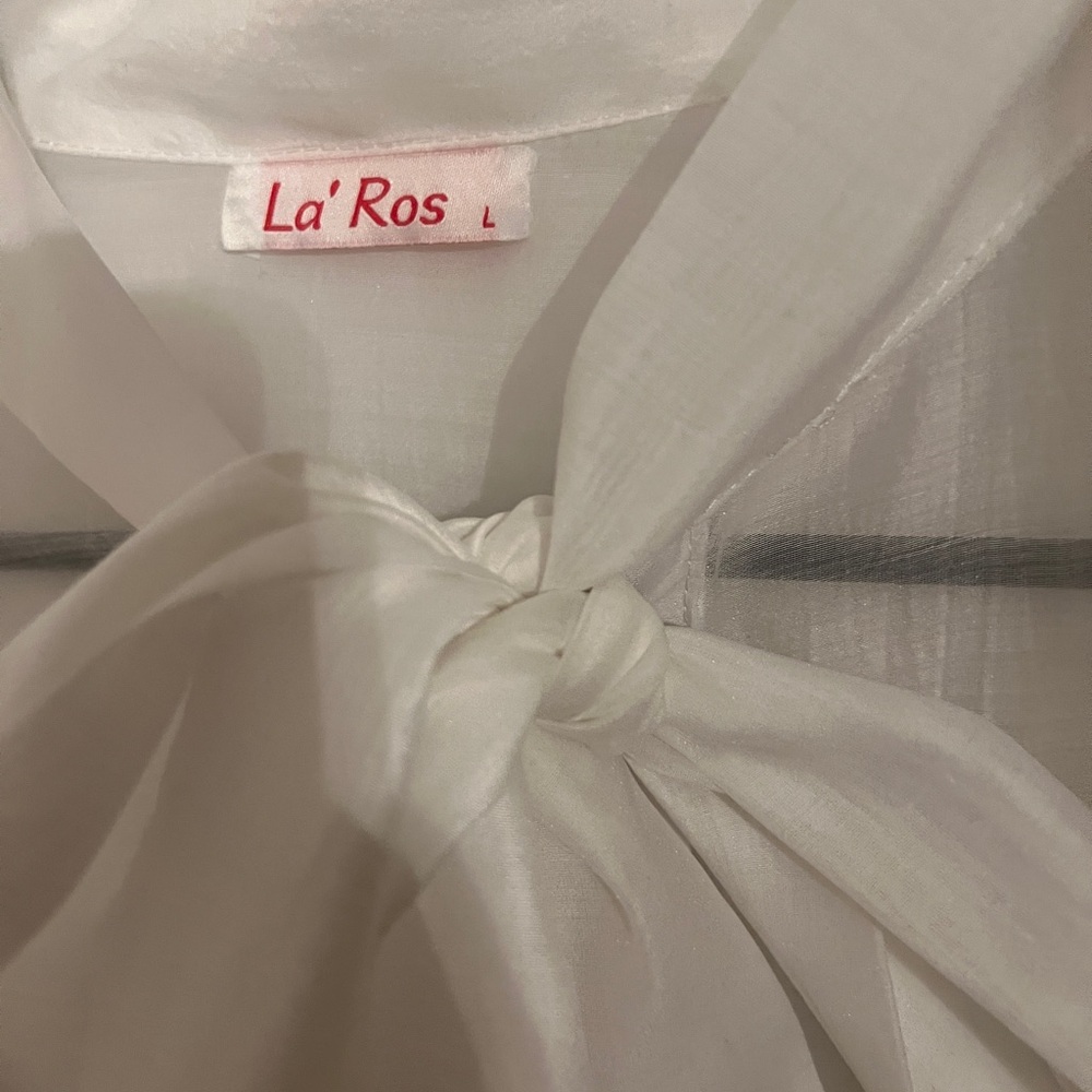 Chic White Ruffled Blouse - Picture 2 of 5